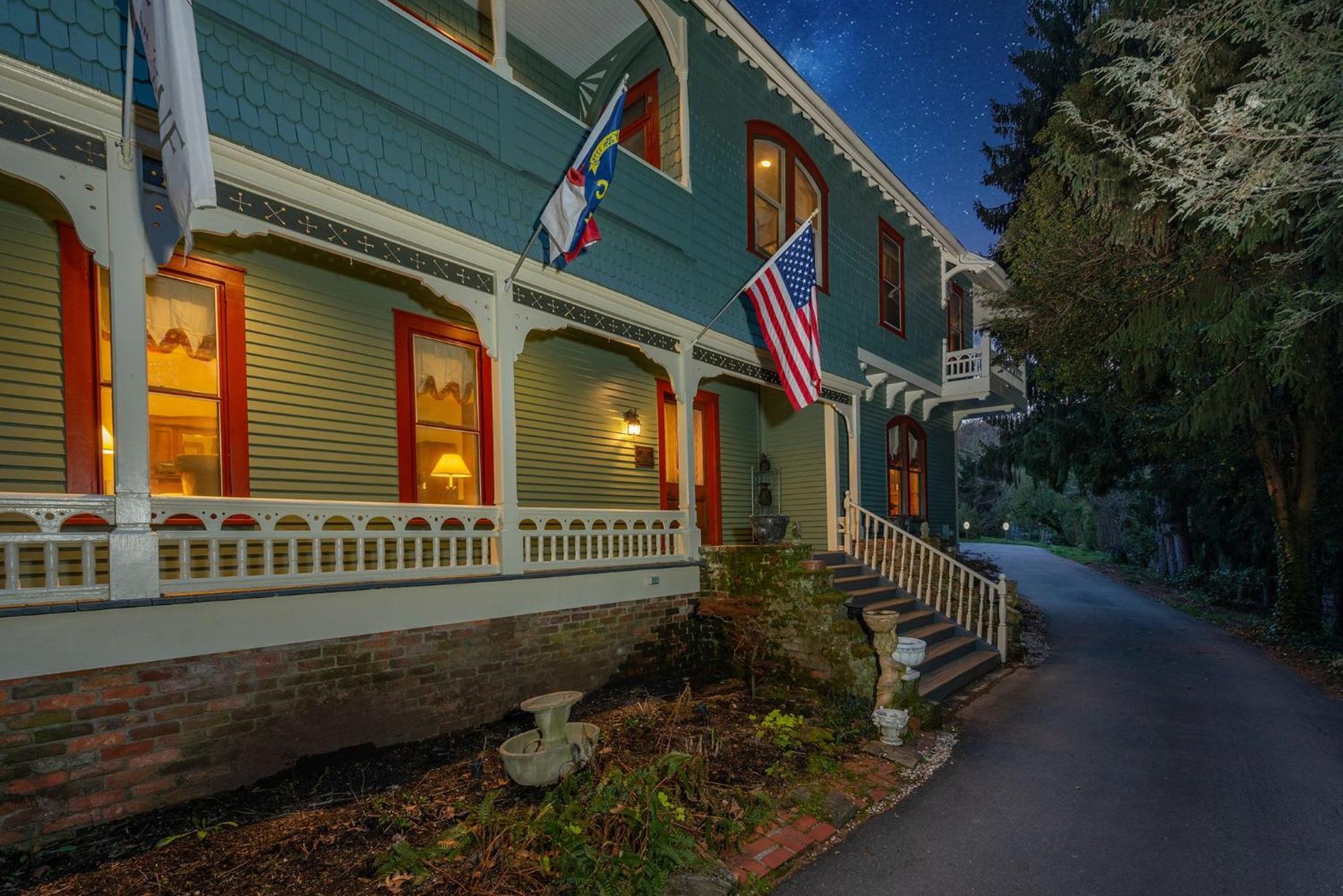 Engadine Inn And Cabins 캔들러 외부 사진